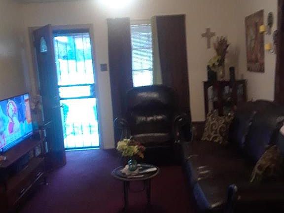 2nd image of 1530 Harlandale Ave