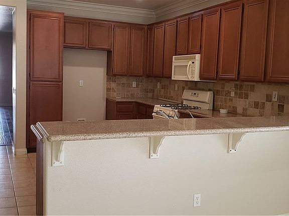 4th image of 11073 Van Uffelen Dr