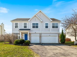 579 W Caldwell Dr, Round Lake, IL