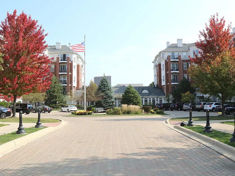 Regency Place — Photo 3