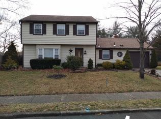 318 Ashford Rd, Toms River, NJ 08755