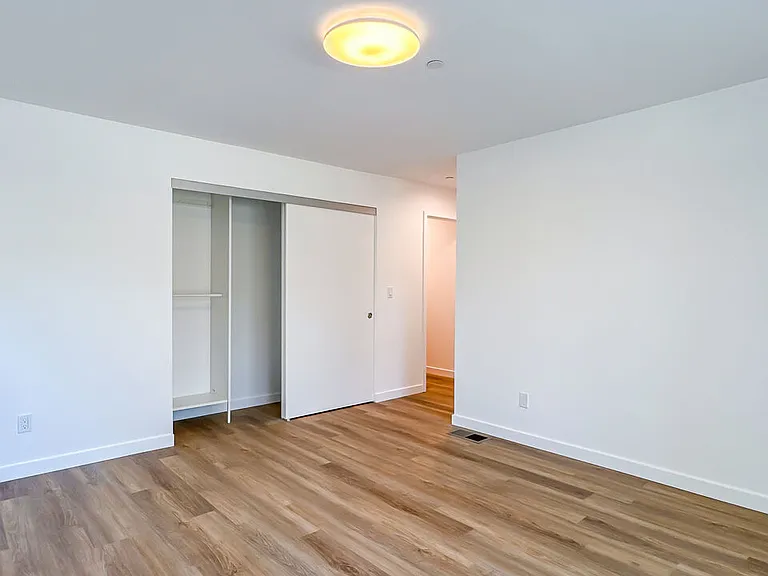 946 Lucile Ave — Photo 16