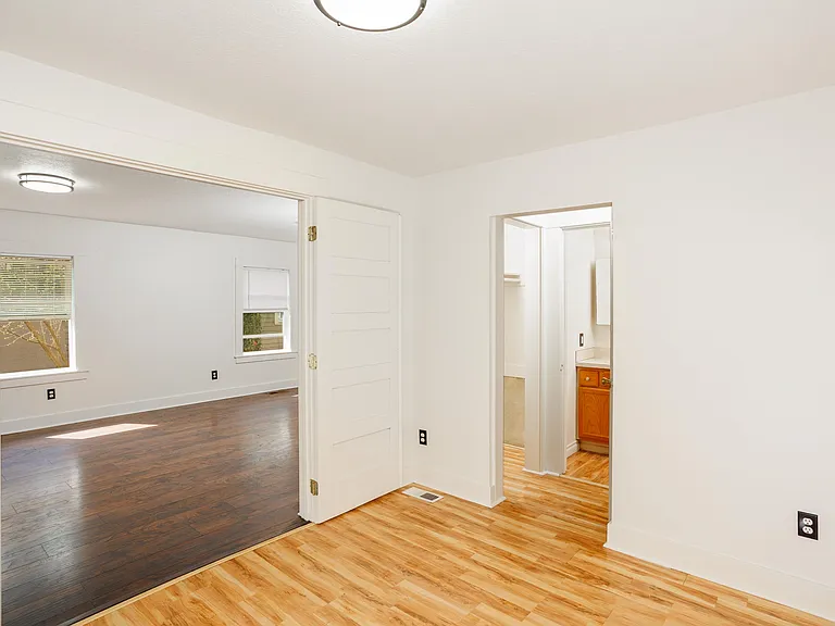 4313 N Kerby Ave — Photo 15