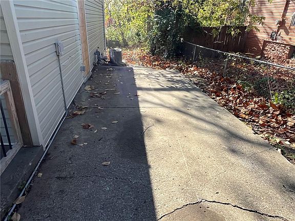 4th image of 5613 E 29th St