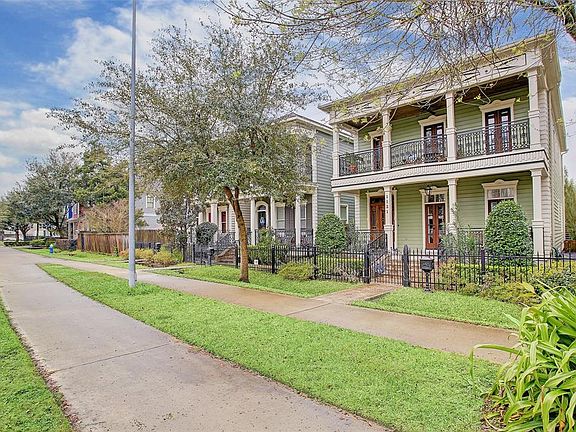 Set on a quiet, tree-lined street & kept in pristine condition by meticulous owners, this home is a rare find. Significant recent improvements include an upgraded HVAC system for whole-house comfort with humidity control.