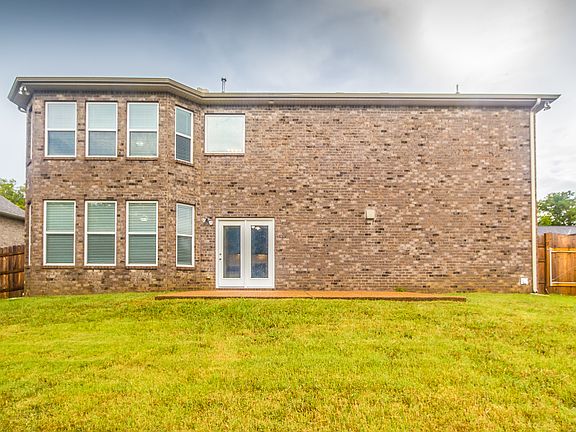 4th image of 613 Collins Crest Ct