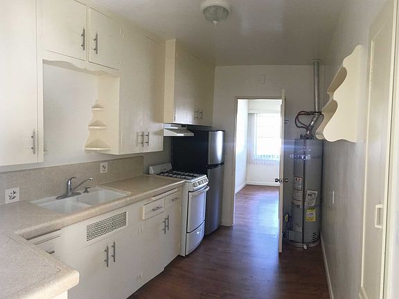 5th image of 125-135 W Los Olivos St #129