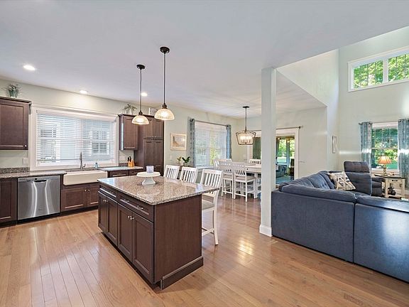 5th image of 38 Cahoon Rd #38