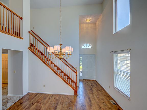 4th image of 2466 Shiva Ct