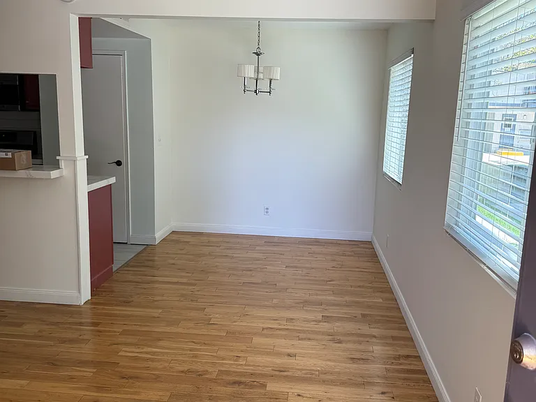 1186 Acadia Pl — Photo 6