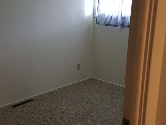Front bedroom - facing Edgebrook.