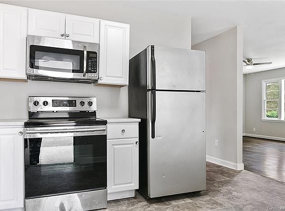 3rd image of 1137 White Ln