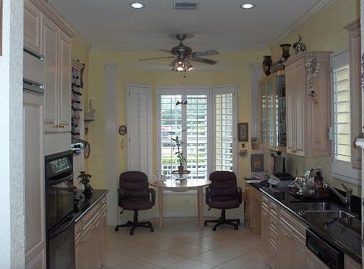 5th image of 1154 Hillsboro Mile APT 8-D