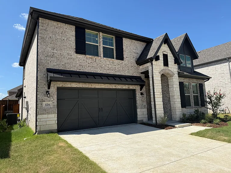 416 Breeds Hill Rd — Photo 1