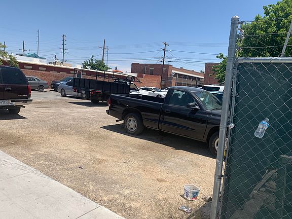 5th image of 810 S Oregon St