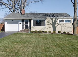 82 Harding St, Wethersfield, CT 06109