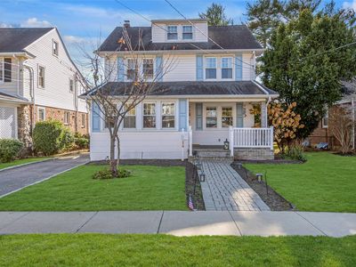 16 Stuart Avenue, Malverne, NY, 11565