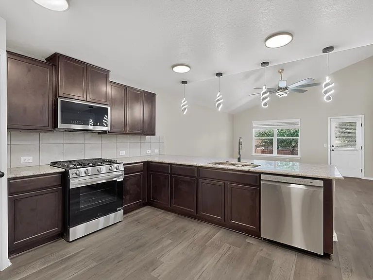 735 Pelican Point — Photo 13