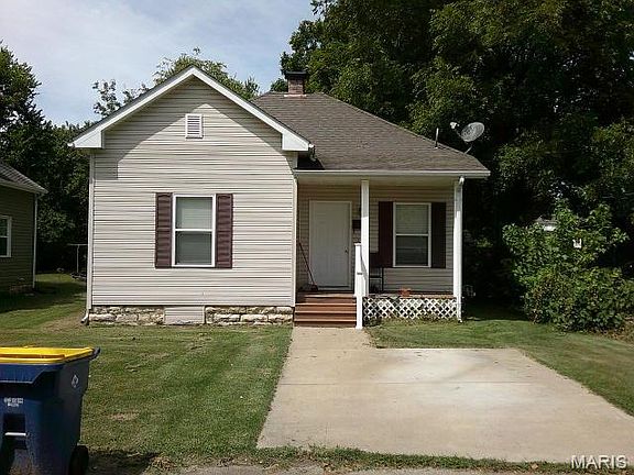 2nd image of 916 S 4th St