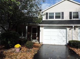 49 Old Stone Ln, Rochester, NY 14615