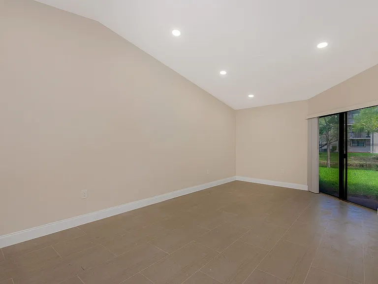 9951 Nob Hill Pl — Photo 3