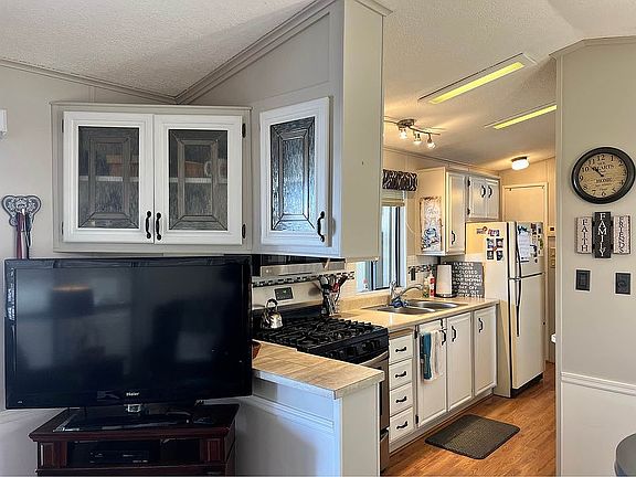 4th image of 9797 E 32nd St #1045