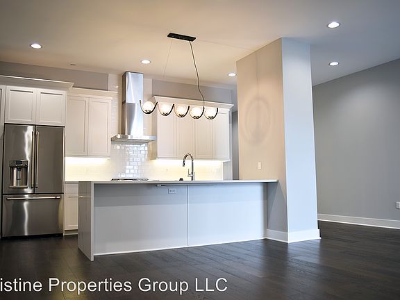 4th image of 1021 S Washington Ave #F