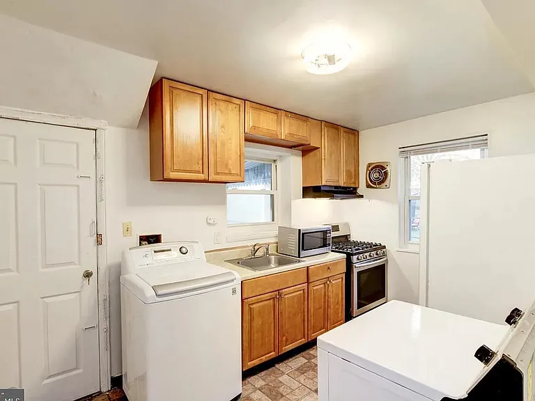 5907 Longfellow St — Photo 12