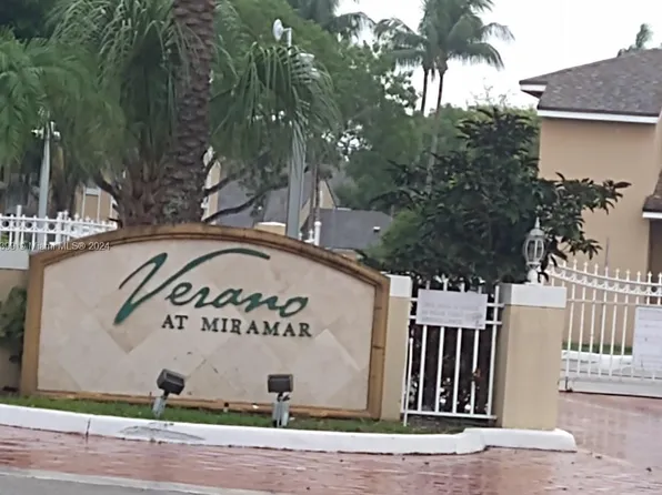 2242 SW 80th Ter #2242, Hollywood, FL 33025