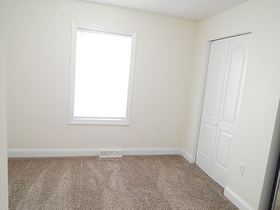 4th image of 1102 Van Buren Ave
