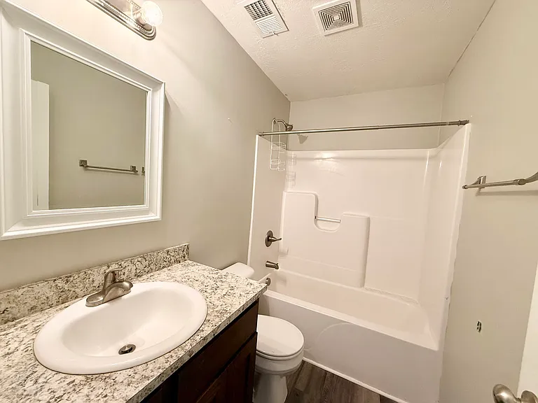 250 Hycliff St #1-9 — Photo 10