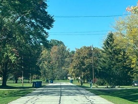 Exterior Neighborhood (street photo)