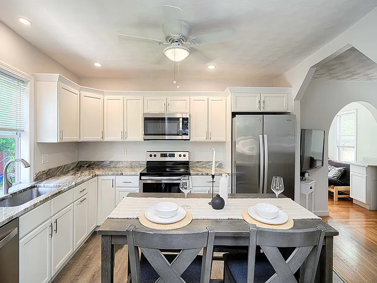 Full Kitchen