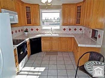 4th image of 1054 E 2nd St Unit 204