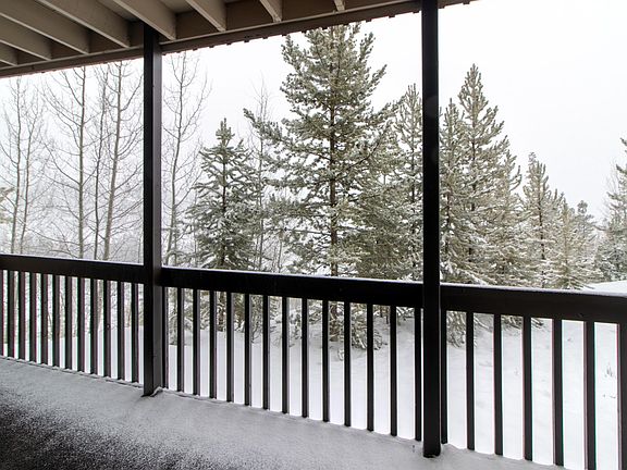 5th image of 208 Tall Pine Cir