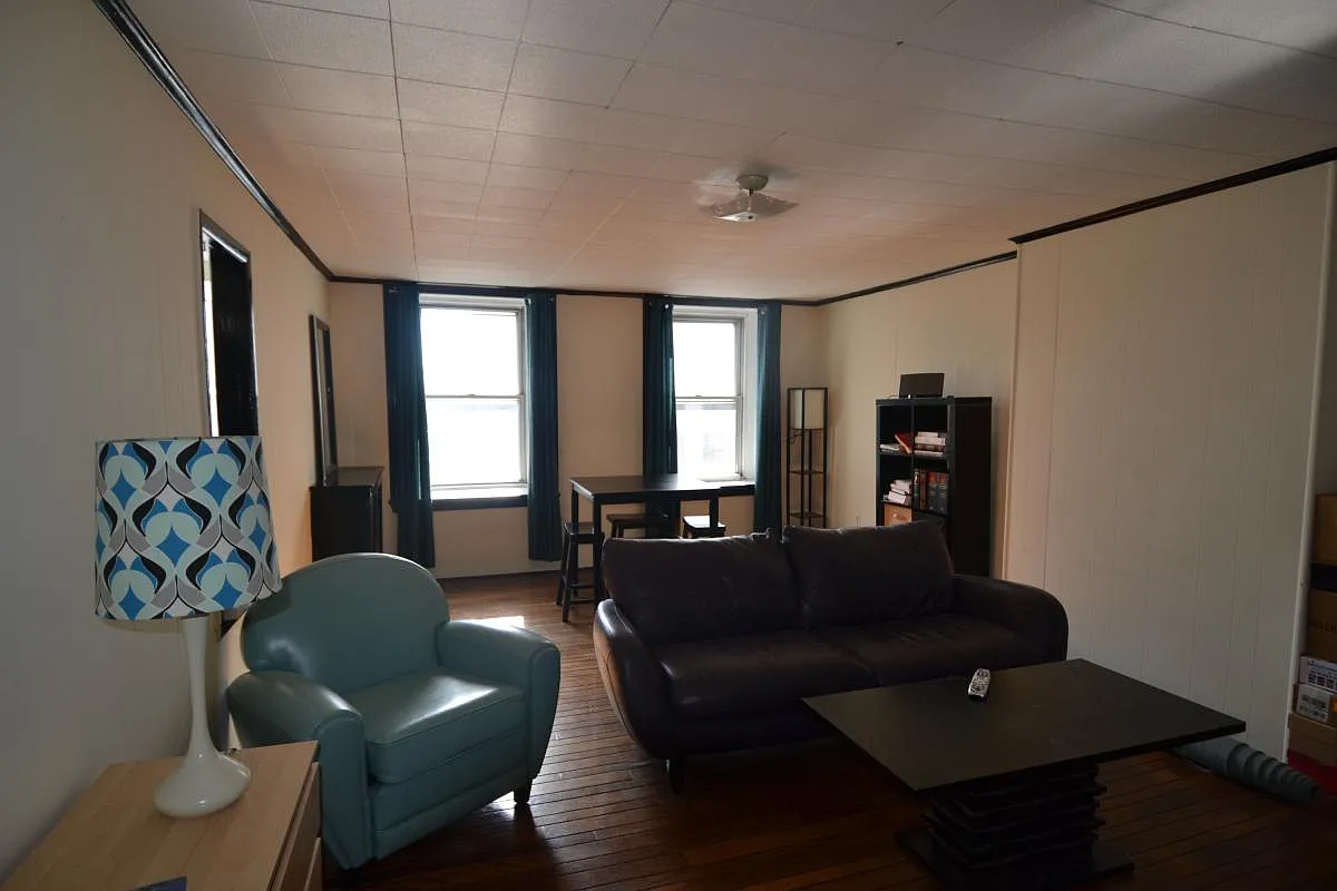 2025 Walnut Street — Photo 4