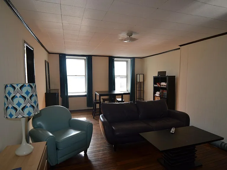 2025 Walnut St #4F — Photo 4