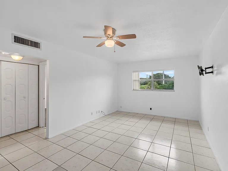 500 SW 2nd Ave #211 — Photo 9