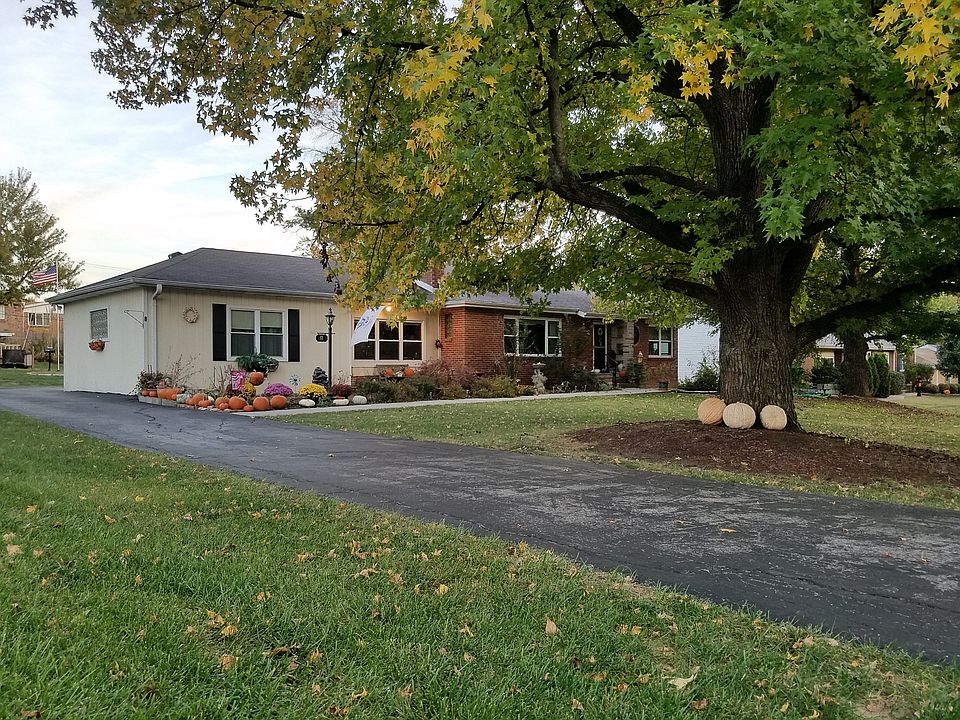 1st image of 8 Lincord Dr