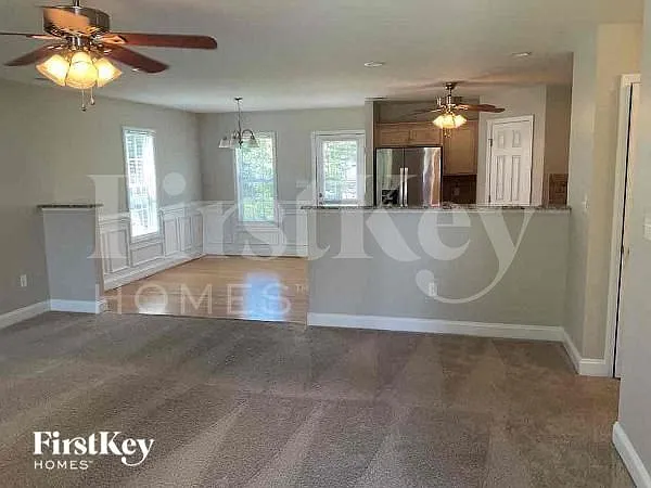 284 Southcircle Dr NW — Photo 9