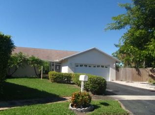 8920 NW 15th Ct, Pembroke Pines, FL 33024