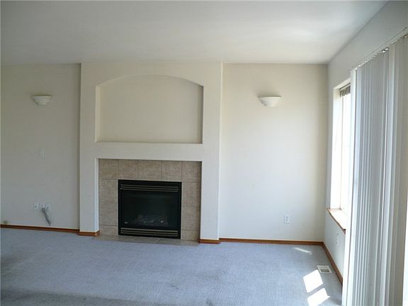 5th image of 5906 57th Dr NE