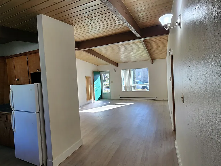 1908 Maple St — Photo 7