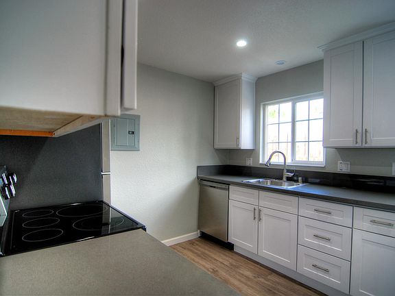 3rd image of 505 Columbia Ave APT 1