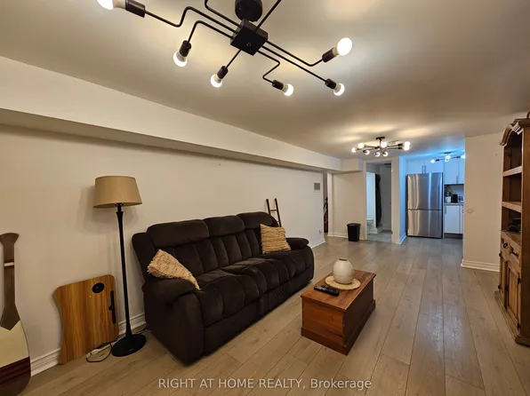 501 Ortono Ave, Oshawa, ON L1H 3L7