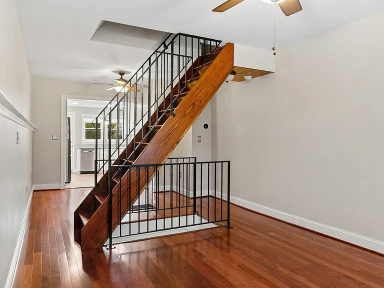 1524 E Clement St — Photo 2