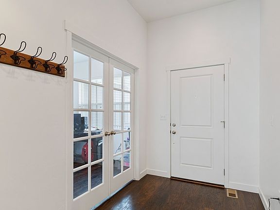 4th image of 8448 N Iron Horse Dr