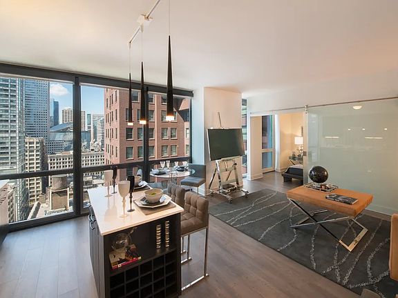 5th image of 75 E Lake St #3807