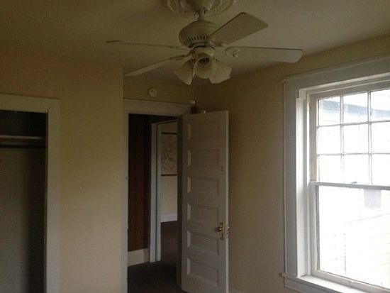 3rd image of 1810 Park St