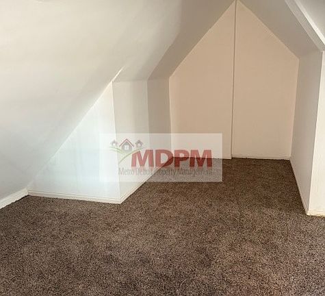 2nd image of 14903 Tracey St